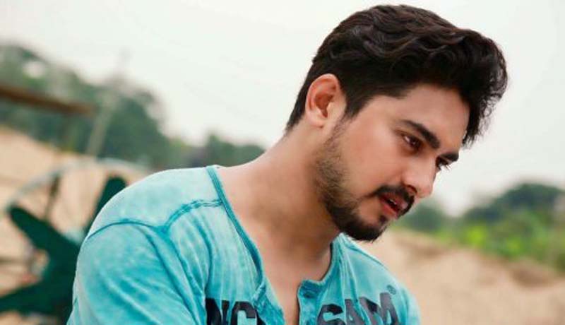 চমকে দিয়েছেন জয়