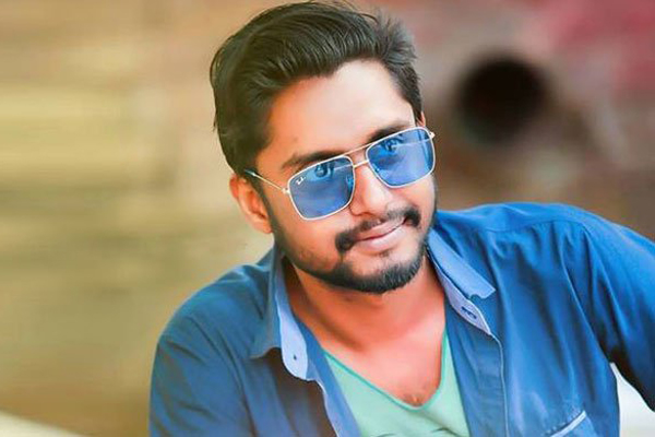‘ছেলেটি মারা গেছে ক্যান্সারে কিংবা নিউমোনিয়ায়’