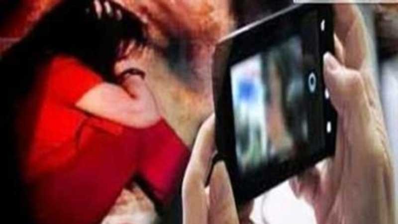 স্কুলছাত্রীর ধর্ষণের ভিডিও ইন্টারনেটে ছাড়ার হুমকি