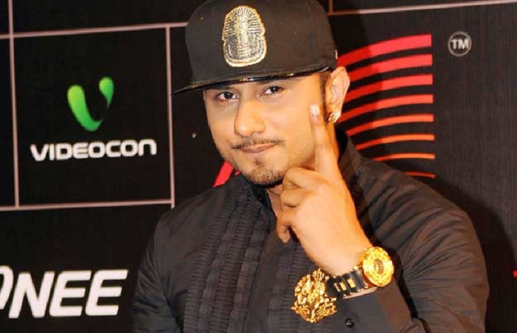 হানিকে নিয়ে যত গুঞ্জন