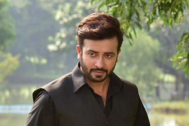 আসছে ঈদে শাকিবের তিন