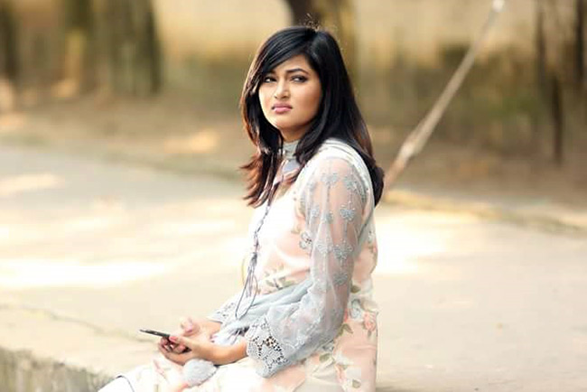 নাদিয়া মিমের ‘বৃত্ত কথন’