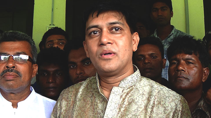প্রতি পরিবারের একজনকে চাকরি দেবেন চিত্রনায়ক শাকিল খান