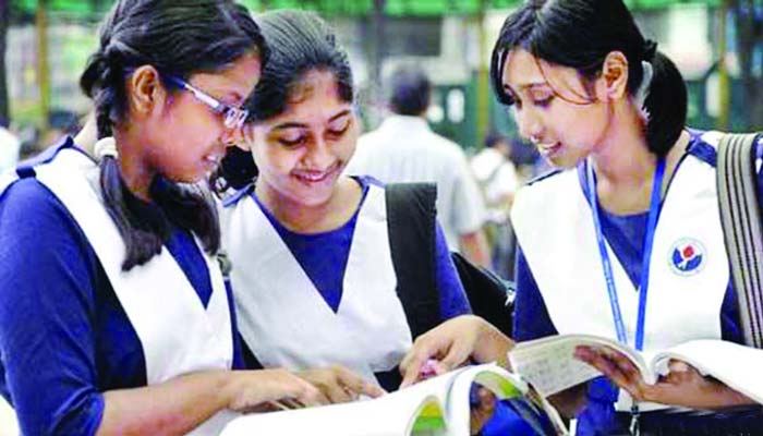 কুসুমকলিদের ফুটে ওঠা