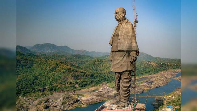 ভারতে ৬০ তলার সমান উঁচু ভাস্কর্য