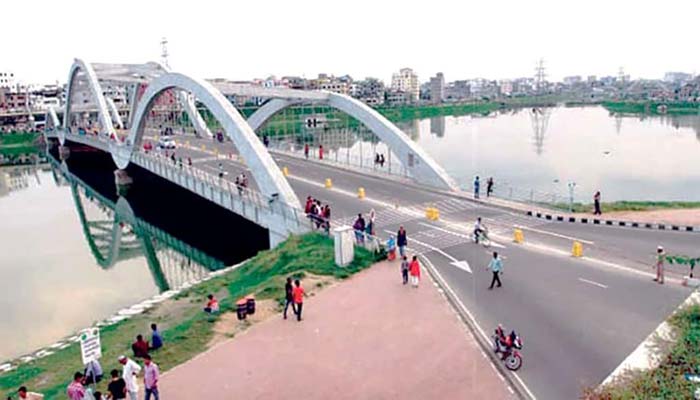 হাতিরঝিলে মোটরসাইকেল দুর্ঘটনায় যুবক নিহত