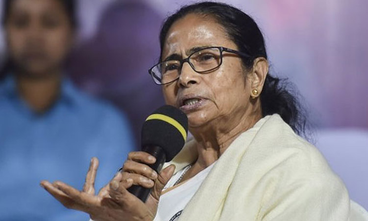 ভারতে ধর্মনিরপেক্ষদের দেশ থেকে বহিষ্কারের চেষ্টা চলছে: মমতা