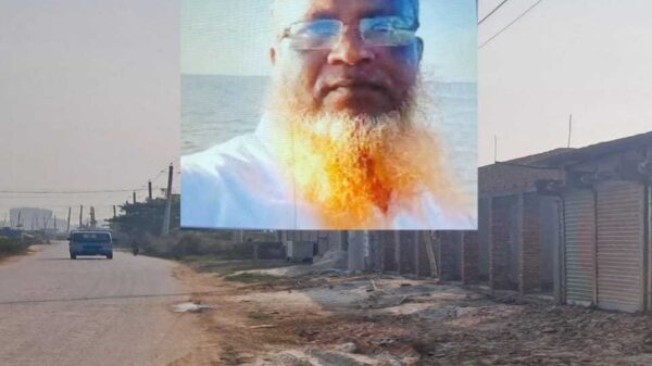 যাত্রাবাড়ীতে দোকানে সন্ত্রাসী হামলা ও প্রাণনাশের হুমকি