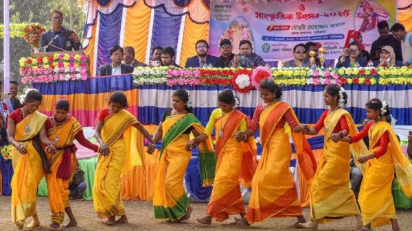 গাইবান্ধায় সাঁওতাল নারী ফুটবল প্রতিযোগিতা ও সাংস্কৃতিক উৎসব উদযাপিত