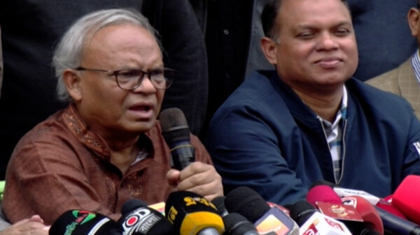 আ. লীগের কর্মসূচি ঘোষণার জন্য সরকারের ঢিলেঢালাভাবকে দায়ী করলেন রিজভী