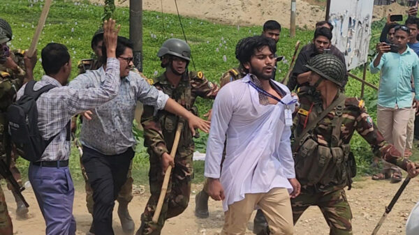 সুনামগঞ্জ মেডিকেল কলেজ ও হাসপাতালের শিক্ষার্থীদের বিক্ষোভে সেনাবাহিনীর হস্তক্ষেপ