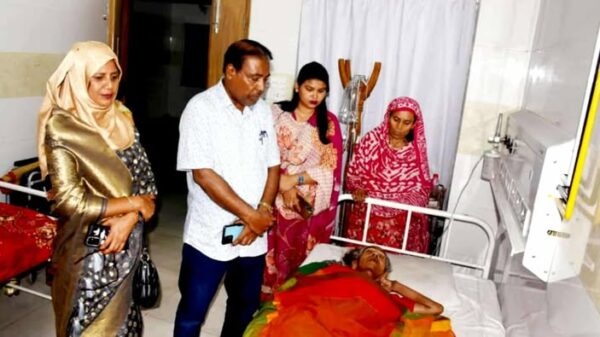 মানবিকতার পাশে রাজনীতি