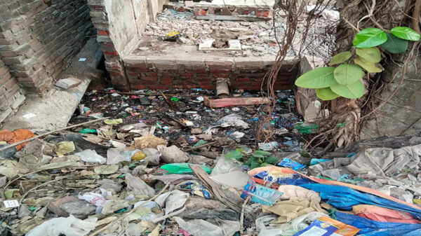 তেজগাঁওয়ে ময়লার স্তূপে শিশুর মরদেহ
