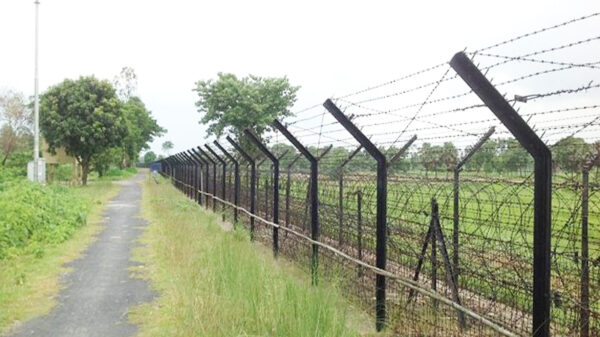 নারী-শিশুসহ ২১ জনকে পুশ ইন পঞ্চগড় সীমান্তে