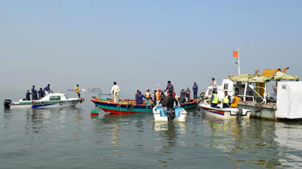 মেঘনা নদীতে যাত্রীবাহী  ট্রলারডুবি: নিহত ১, নিখোঁজ ৬