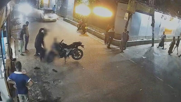 রাজধানীর ভূতের গলিতে এক বিএনপি কর্মীকে প্রকাশ্যে কুপিয়ে জখম