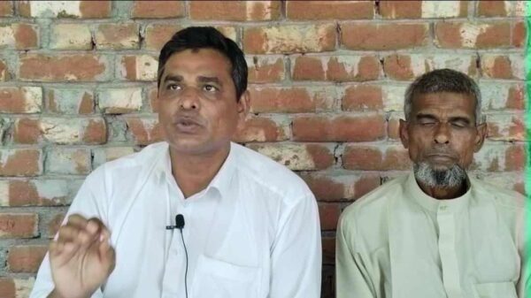 চাঁপাইনবাবগঞ্জে সন্ত্রাসী হামলার ঘটনায় মামলা রুজু না করার প্রতিবাদে সাংবাদিক সম্মেলন