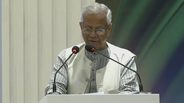 বাংলাদেশকে উৎপাদন হাব হিসেবে গড়ে তুলতে চীনের ব্যবসায়ীদের প্রতি আহ্বান :প্রধান উপদেষ্টা