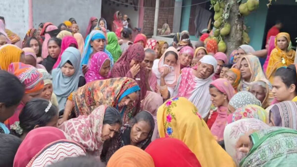 ট্রাকের চাকায় পিষ্ট হয়ে শিক্ষার্থী নিহত