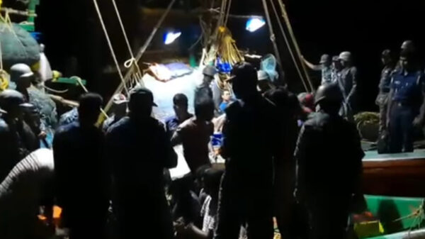 বঙ্গোপসাগরে বাংলাদেশের জলসীমায় অবৈধভাবে অনুপ্রবেশ করে মাছ ধরার সময় ভারতীয় দুটি ফিশিং ট্রলারসহ ৩৪ জেলে আটক