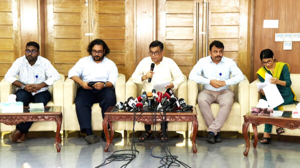 ভোটার হতে পারবেন তফসিল ঘোষণার এক মাস আগেই ১৮ বছরে পৌঁছানো নাগরিকরা
