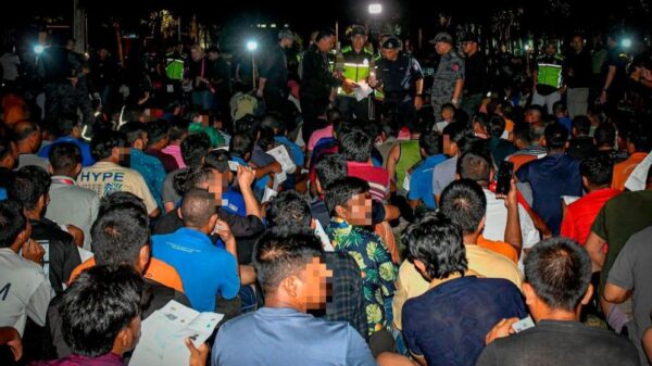 মালয়েশিয়ায় ১৫০ বাংলাদেশিসহ ৬৬২ অভিবাসী আটক