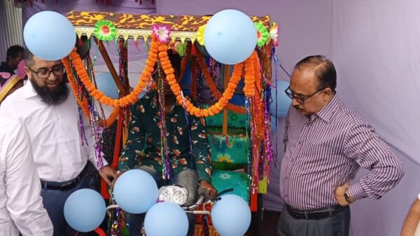 কাজ করে খামু, ভিক্ষা করুম না : বাকপ্রতিবন্ধি ও ভূমিহীন সজল আলী