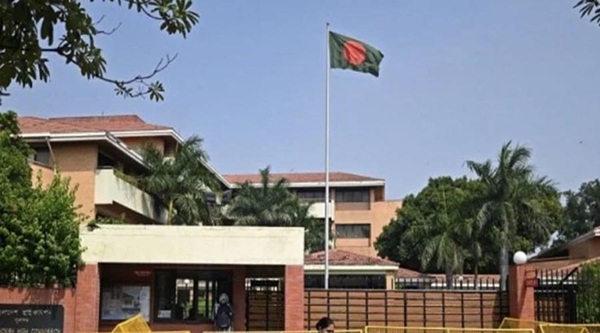 দিল্লিতে বাংলাদেশ হাইকমিশনে বিক্ষোভ, হাইকমিশনারকে হত্যার হুমকি