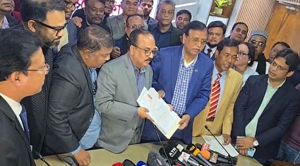 ঢাকা-১৭ আসনে তারেক রহমানের মনোনয়নপত্র জমা