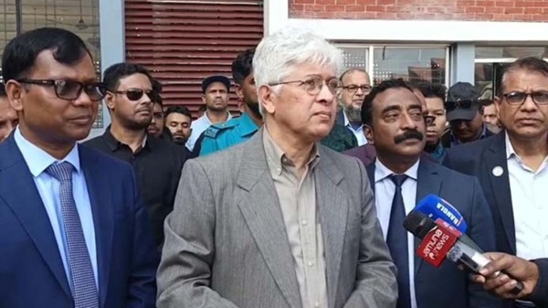 আইনশৃঙ্খলা পরিস্থিতি নিয়ে কোনো উদ্বেগ নেই : উপদেষ্টা আদিলুর রহমান খান