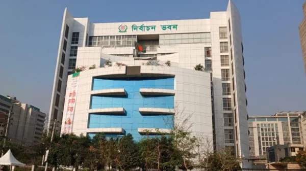 দেশের ৫ লাখ ১৮ হাজার ভোটারের কাছে পোস্টাল ব্যালট প্রেরণ করেছে ইসি