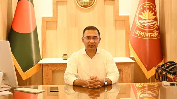 সড়ক থেকে ব্যানার দ্রুত অপসারণের নির্দেশ প্রধানমন্ত্রীর