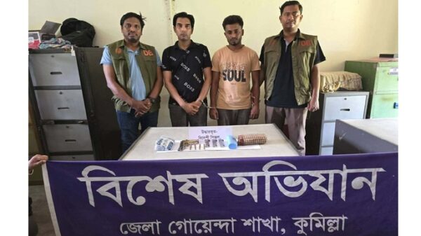 কুমিল্লা সদরে অস্ত্র-গুলিসহ দুইজন গ্রেফতার,