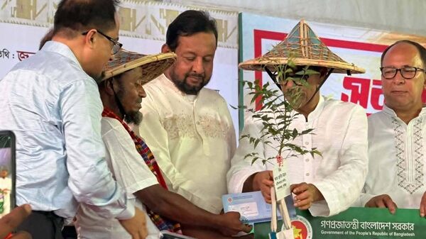 কৃষকদের স্বাবলম্বী করতে সরকার নিরলস কাজ করছে: কুমিল্লায় কৃষিমন্ত্রী