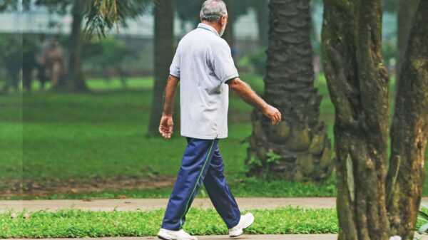 মস্তিষ্কের জটিলতায় হাঁটার গুরুত্ব