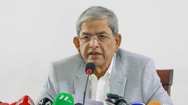 প্রতিবেশী দেশের সঙ্গে সম্পর্ক স্থিতিশীল রাখতে চায় সরকার: মির্জা ফখরুল