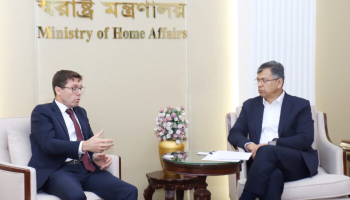 রোহিঙ্গা সংকটের টেকসই সমাধানে আন্তর্জাতিক সহযোগিতা চাইলেন স্বরাষ্ট্রমন্ত্রী