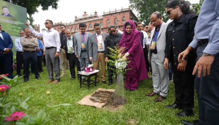 জেডআরএফ-এর বৃক্ষরোপণ কর্মসূচি ও বিজ্ঞান মেলার উদ্বোধন করলেন ডা. জুবাইদা রহমান