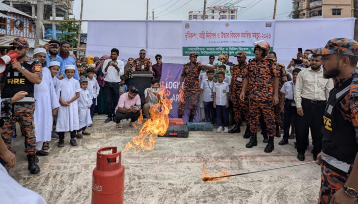 পটুয়াখালীতে ভূমিকম্প-অগ্নিকাণ্ড বিষয়ক সচেতনতামূলক মহড়া অনুষ্ঠিত