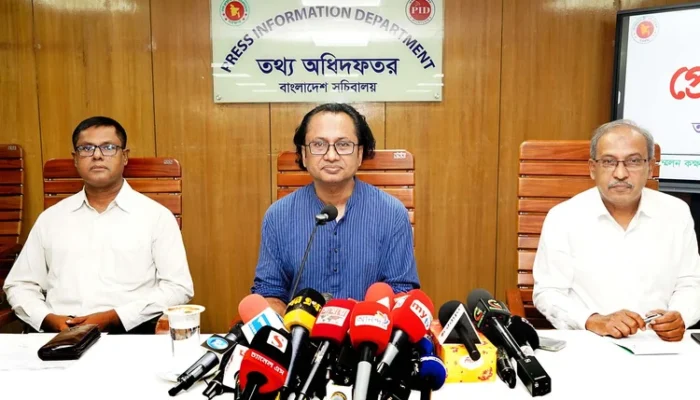 সাইবার বুলিংয়ের বিরুদ্ধে সরকার কঠোর অবস্থান নিয়েছে: তথ্য উপদেষ্টা